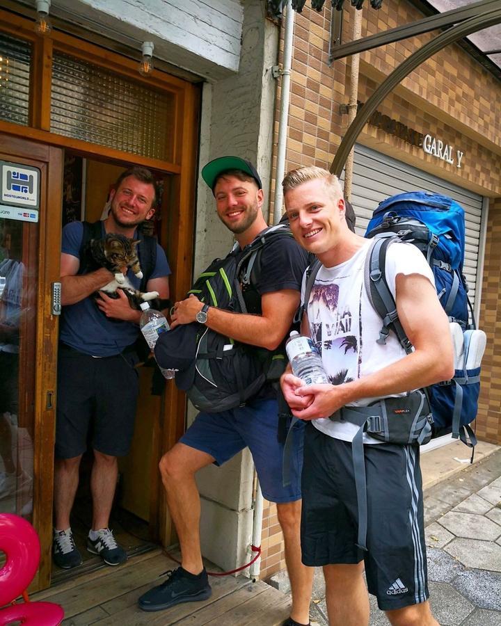 Отель Tani9 Backpackers Осака Экстерьер фото