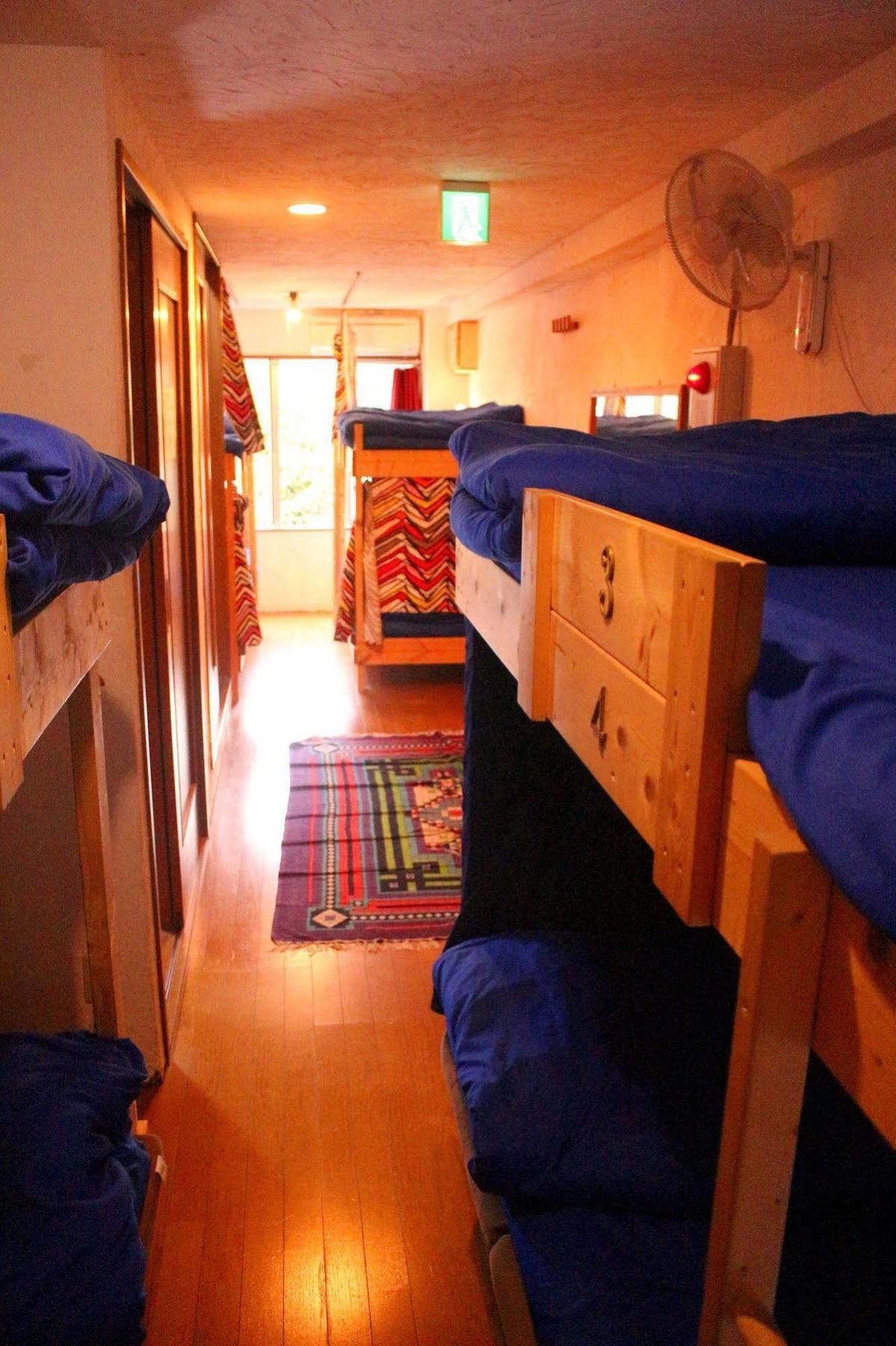 Отель Tani9 Backpackers Осака Экстерьер фото