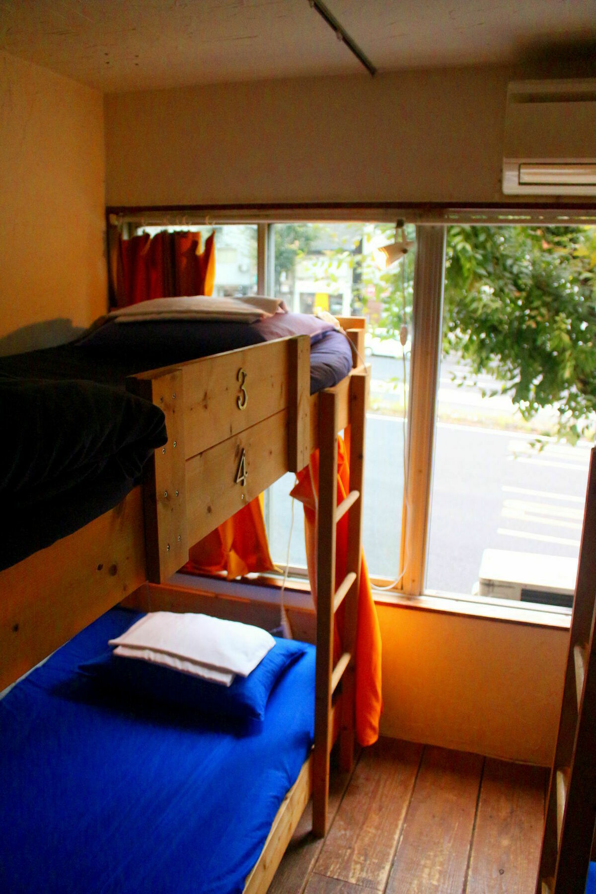 Отель Tani9 Backpackers Осака Экстерьер фото